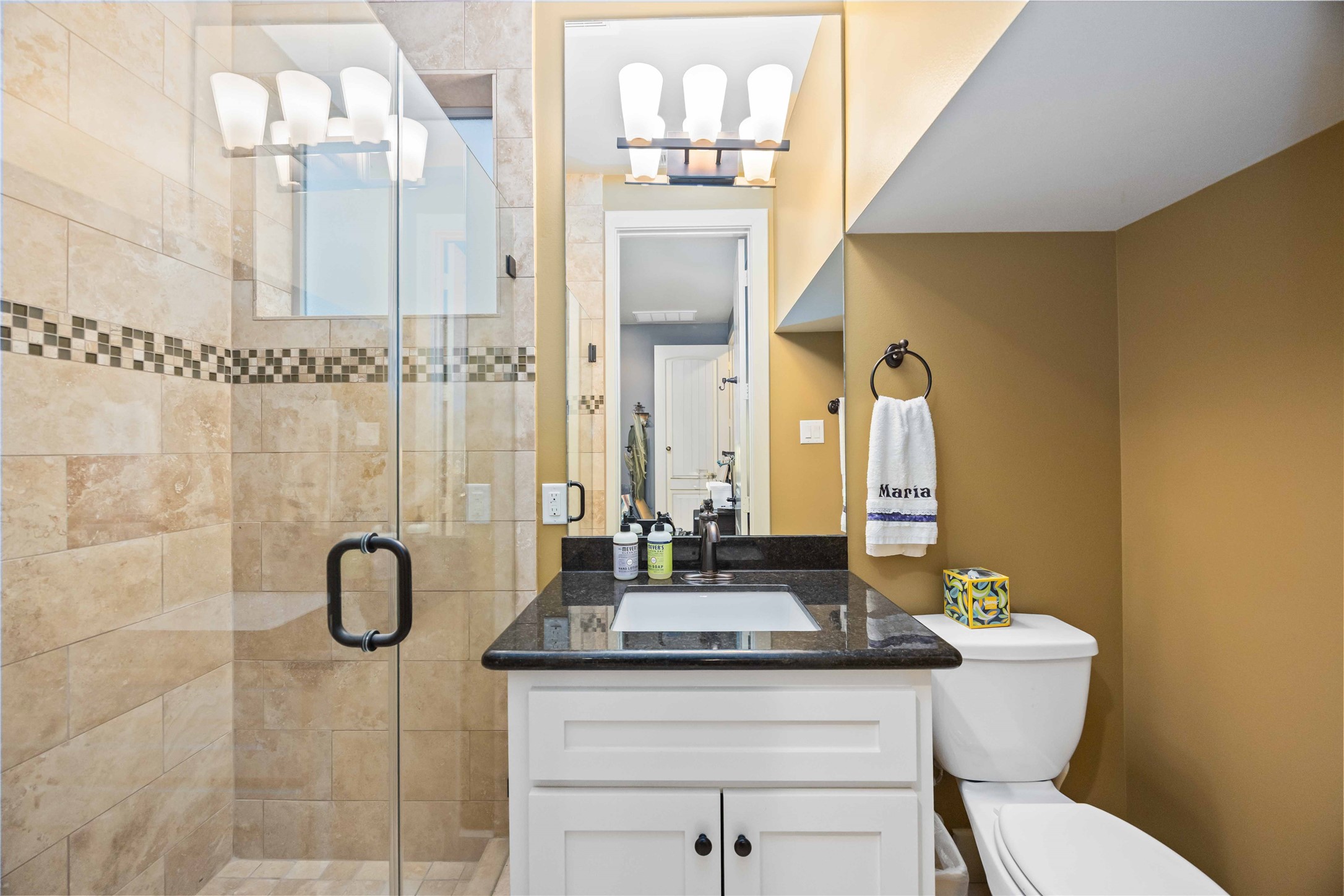 2435 Charleston Street, Unit C Houston, TX 77021 - Photo 36 of 44 First Floor Ensuite Bath