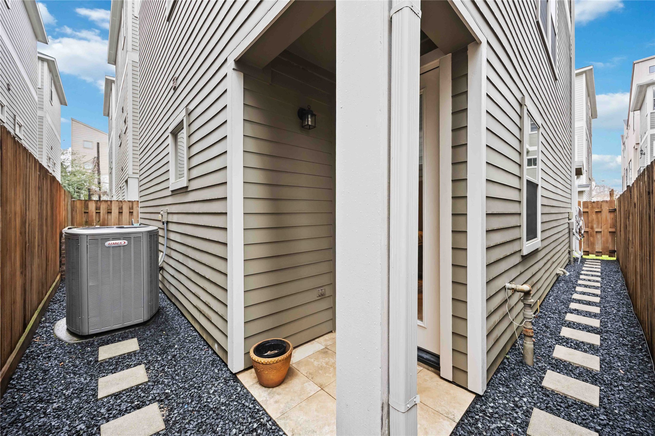 2435 Charleston Street, Unit C Houston, TX 77021 - Photo 37 of 44 Exterior Back/Access to First Floor Bedroom