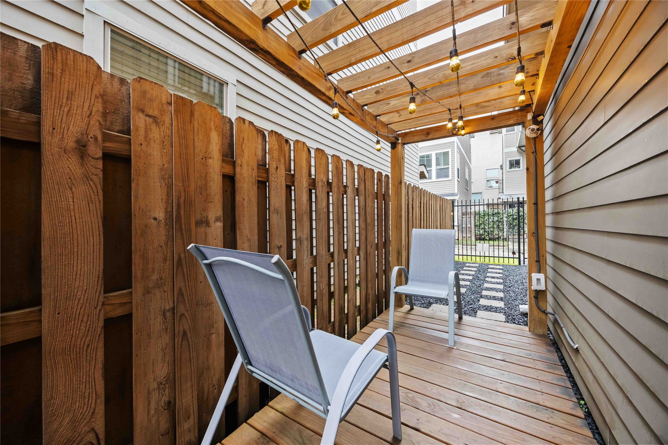 2435 Charleston Street, Unit C Houston, TX 77021 - Photo 39 of 44 Exterior Side