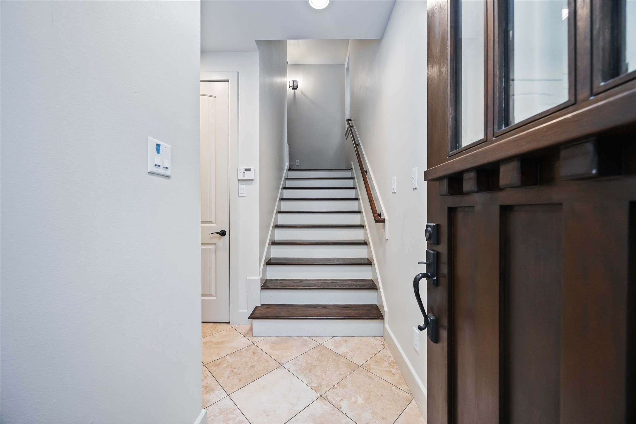 2435 Charleston Street, Unit C Houston, TX 77021 - Photo 6 of 44 First Floor Entry