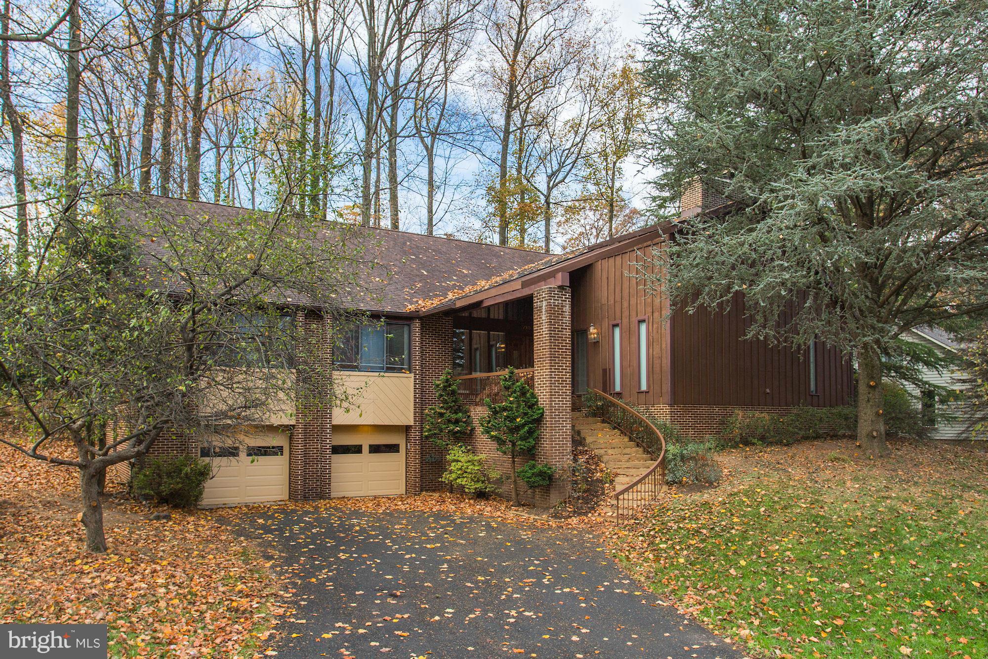 7315 Hooking Road McLean, VA 22101 - Photo 1 of 30 Exterior (Front)