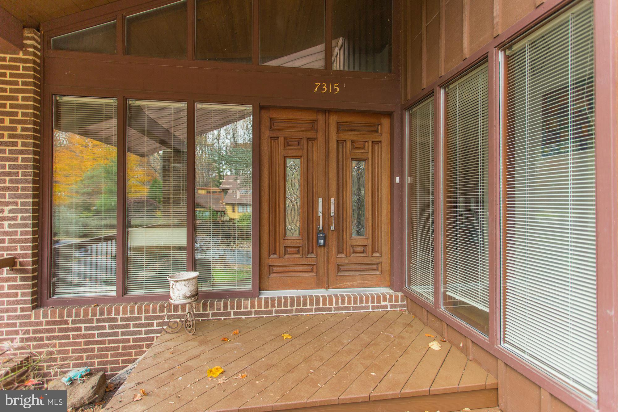 7315 Hooking Road McLean, VA 22101 - Photo 2 of 30 Exterior (Front)