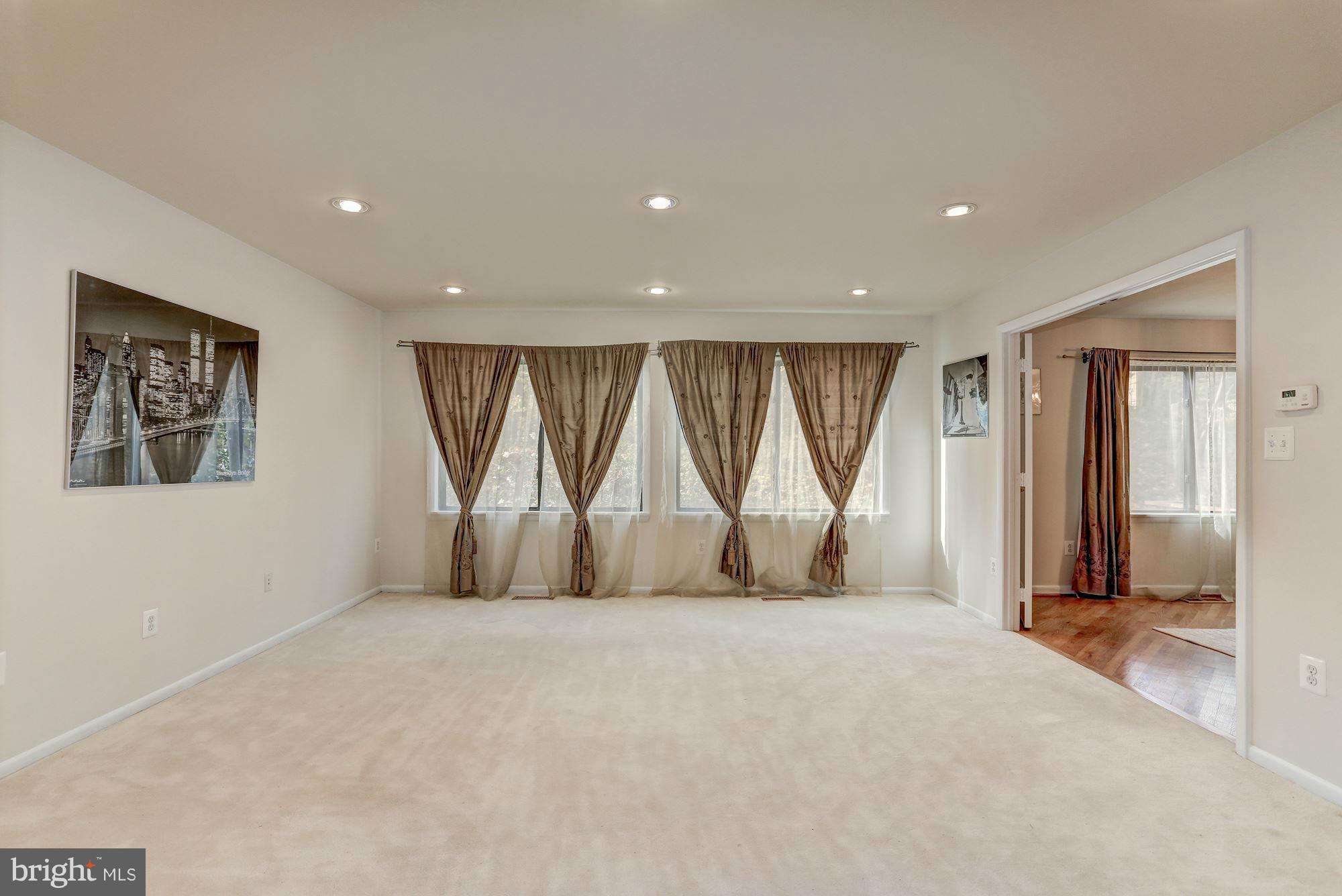 7315 Hooking Road McLean, VA 22101 - Photo 12 of 30 Dining Room