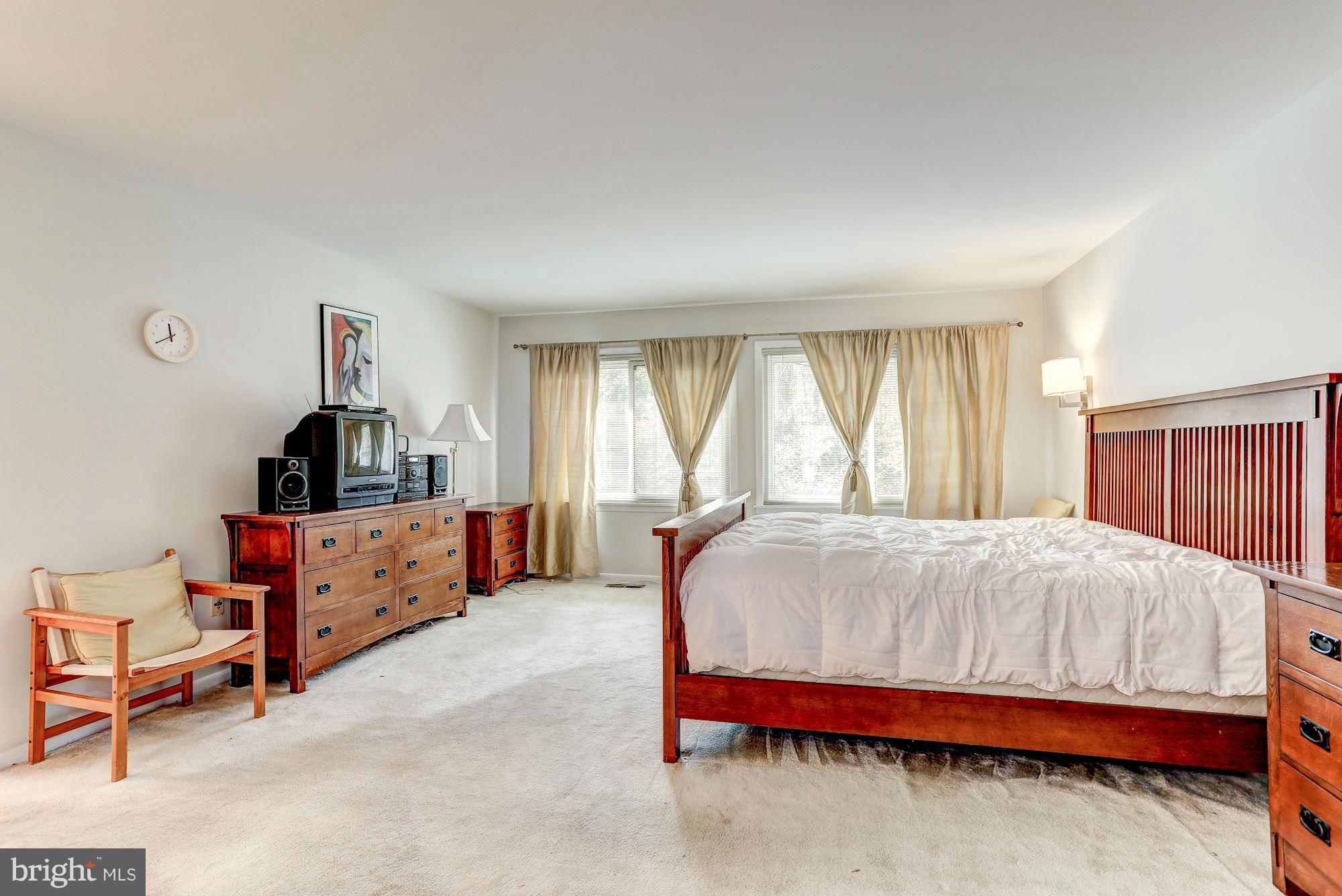 7315 Hooking Road McLean, VA 22101 - Photo 14 of 30 Bedroom