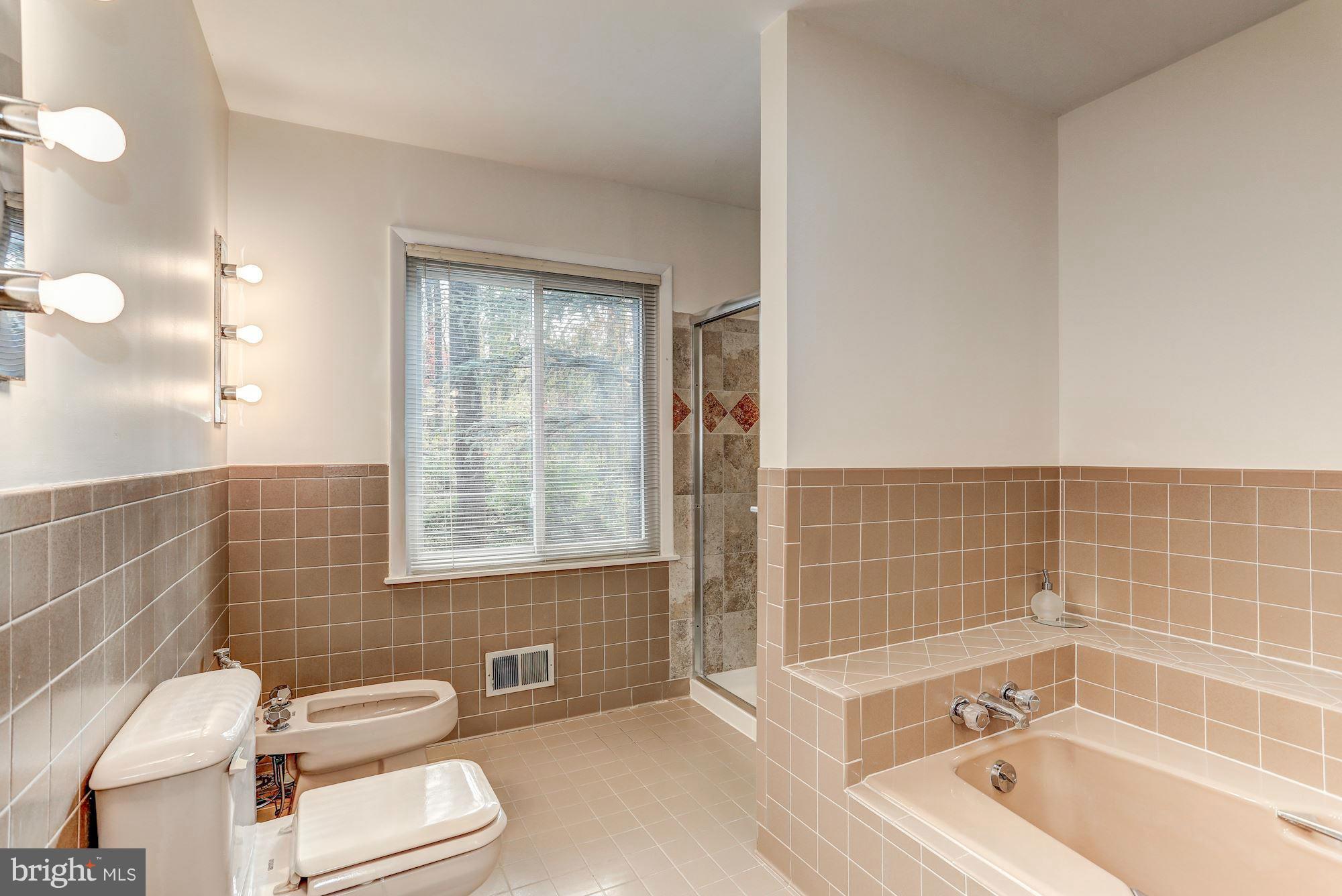 7315 Hooking Road McLean, VA 22101 - Photo 20 of 30 Bath