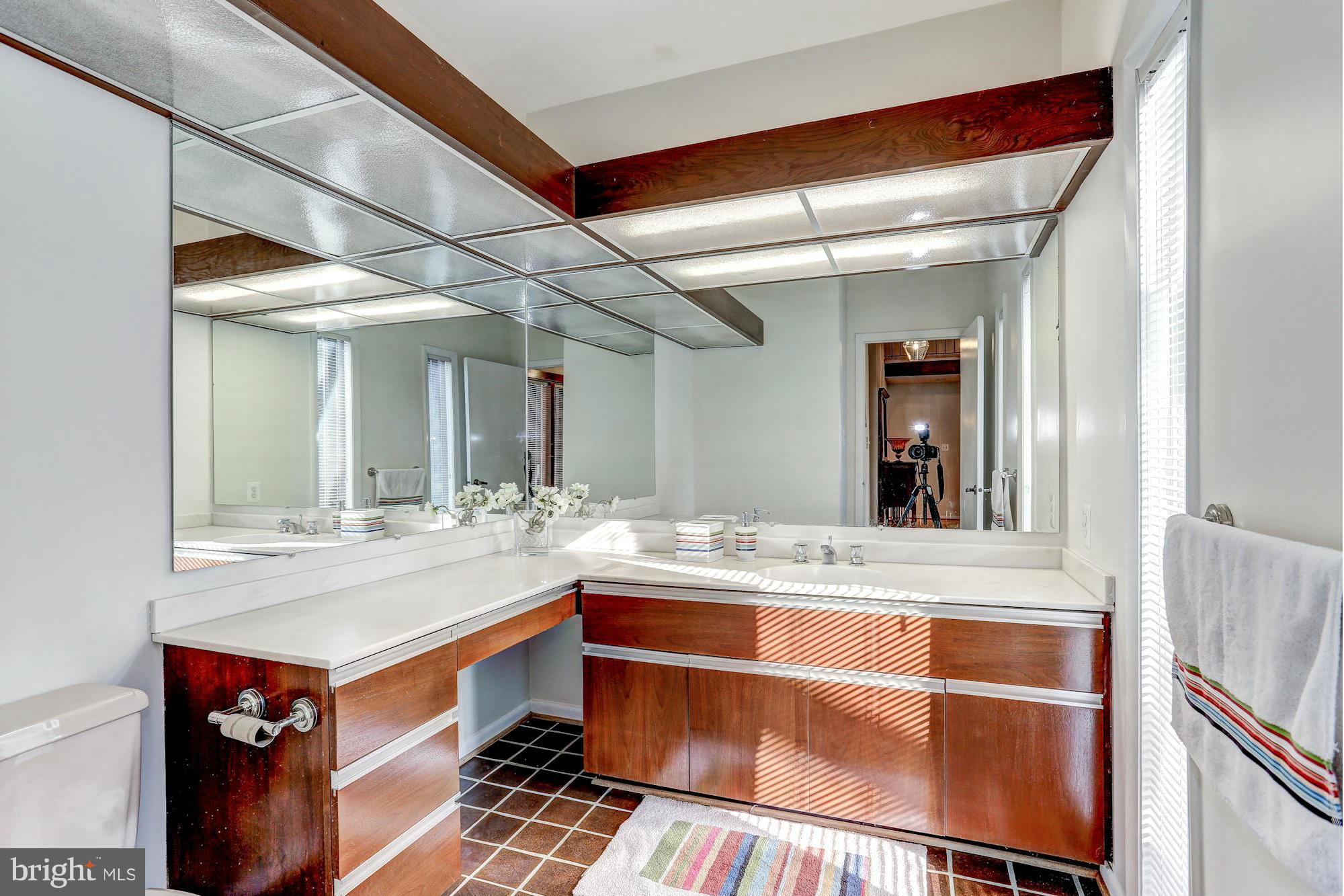 7315 Hooking Road McLean, VA 22101 - Photo 23 of 30 Bath