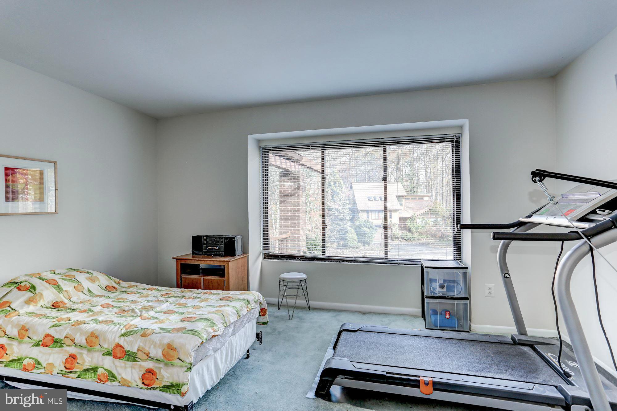 7315 Hooking Road McLean, VA 22101 - Photo 25 of 30 Bedroom