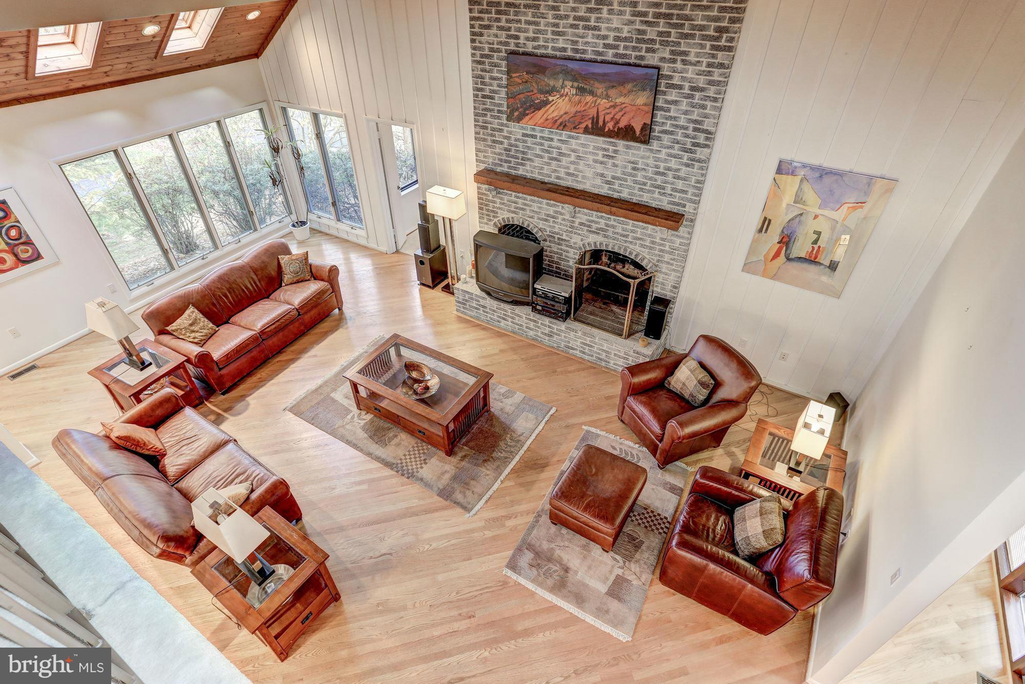 7315 Hooking Road McLean, VA 22101 - Photo 5 of 30 Family Room