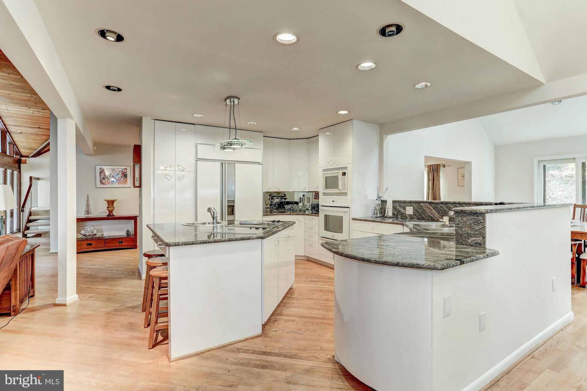 7315 Hooking Road McLean, VA 22101 - Photo 7 of 30 Kitchen