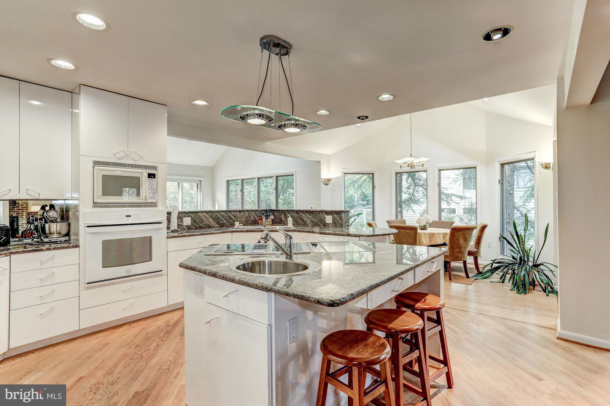 7315 Hooking Road McLean, VA 22101 - Photo 8 of 30 Kitchen