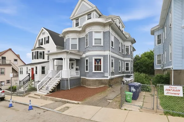 $3,025 | 14 Magnolia Square, Unit 3, Boston, MA 02125