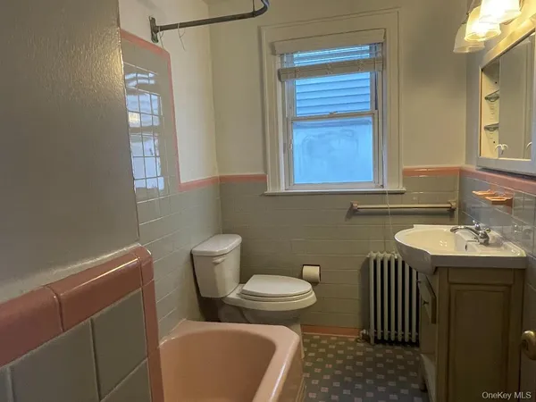 $4,850 | 46 Illinois Avenue, Unit DUPLEX, Long Beach, NY 11561