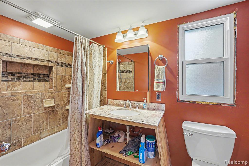 835 East Square Lake Road Troy, MI 48085 - Photo 22 of 32 Gallery Image 22