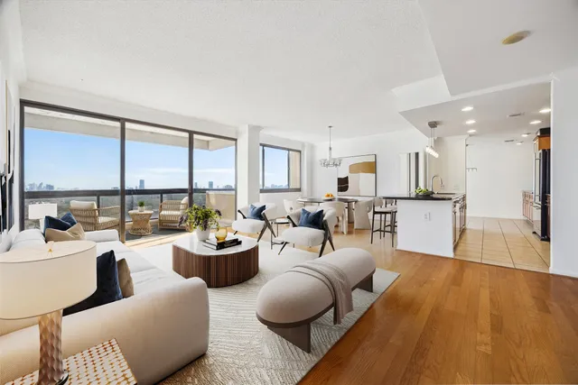 $385,000 | 49 Briar Hollow Lane, Unit 1704, Houston, TX 77027