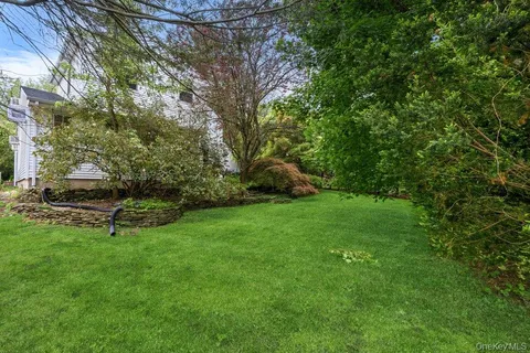 $1,300,000 | 149 Princeton Street, Roslyn Heights, NY 11577