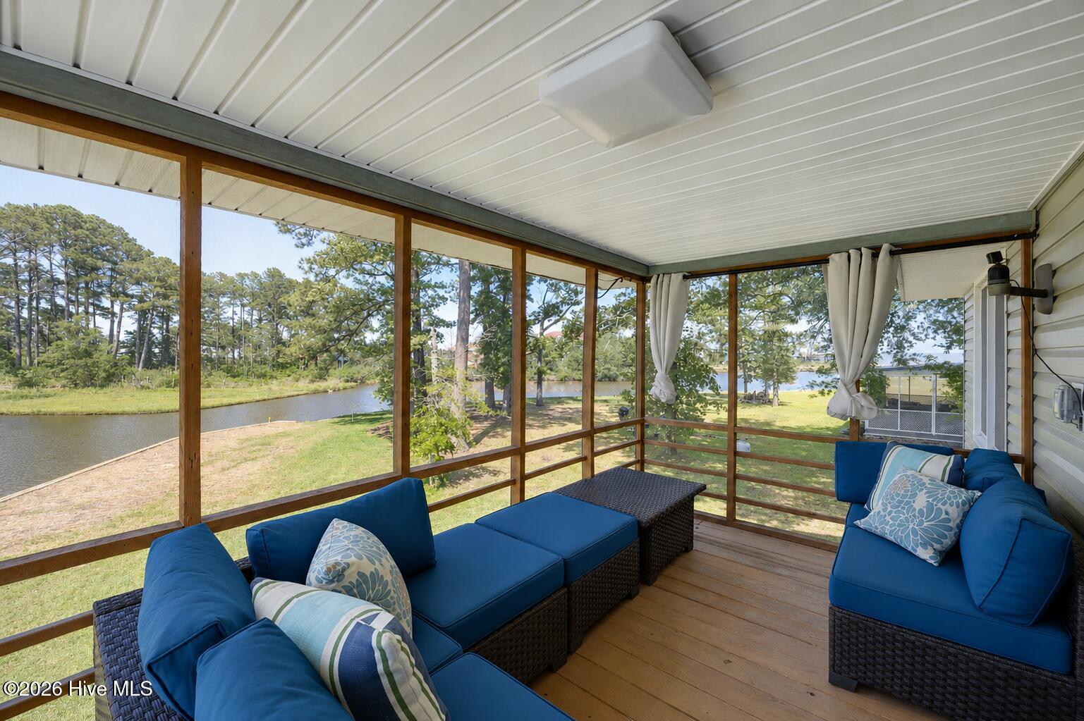 29 Point Avenue Belhaven, NC 27810 - Photo 18 of 34 Screened Porch