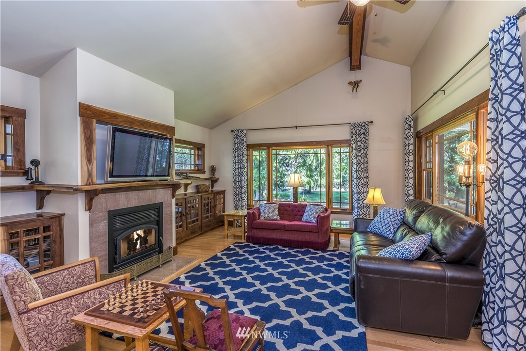 32350 Carpenter Road Sedro-Woolley, WA 98284 - Photo 3 of 24 Gallery Image 3