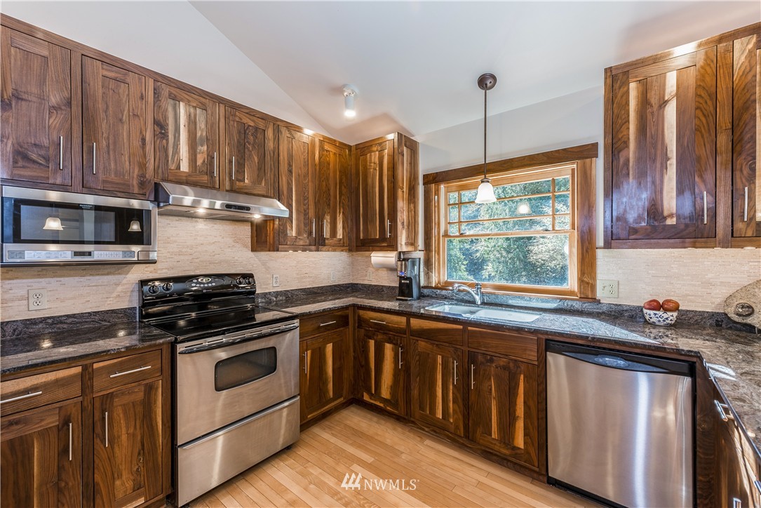 32350 Carpenter Road Sedro-Woolley, WA 98284 - Photo 9 of 24 Gallery Image 9