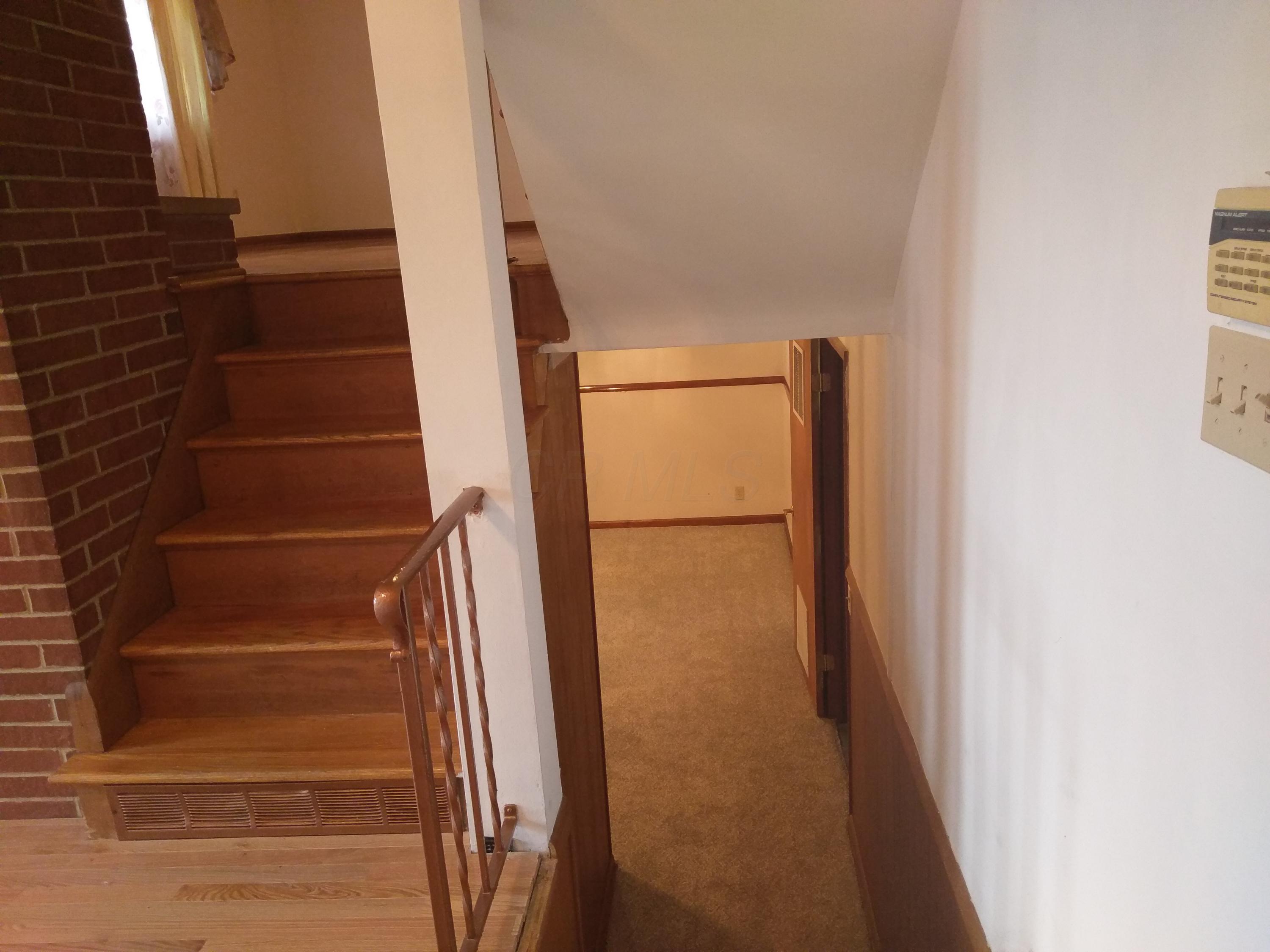 1822 Woodcrest Road Columbus, OH 43232 - Photo 4 of 44 Gallery Image 4