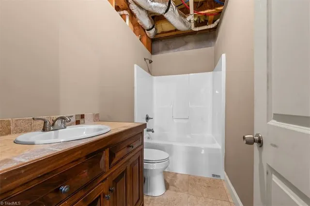 $769,000 | 4619 Riveroaks Drive, Randleman, NC 27317