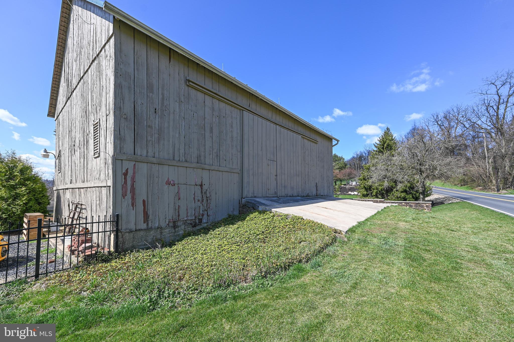 761 Old Quaker Road Lewisberry, PA 17339 - Photo 5 of 52