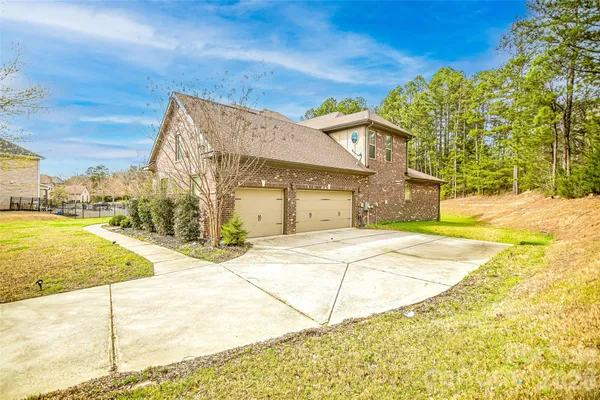 $1,015,000 | 16202 Monnet Pl Court, Charlotte, NC 28278