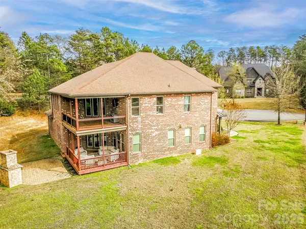 $1,015,000 | 16202 Monnet Pl Court, Charlotte, NC 28278