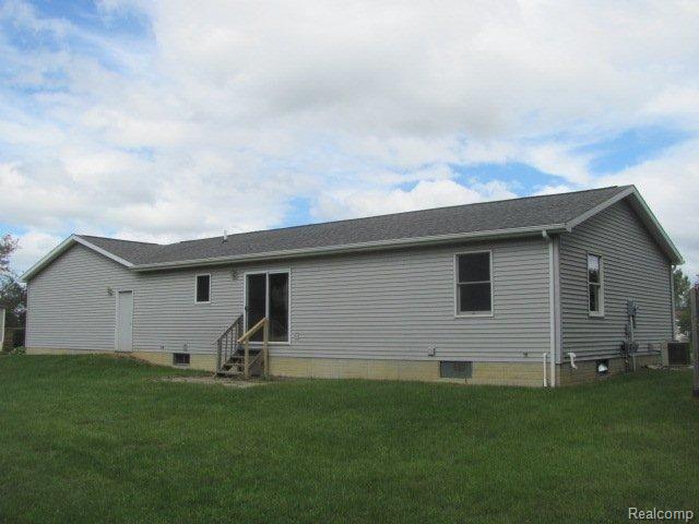 5489 Rensselear Drive Lapeer, MI 48446 - Photo 11 of 11 11Rear