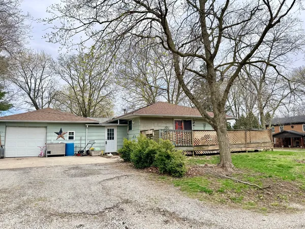 $129,900 | 604 East Center Street, Monticello, IL 61856