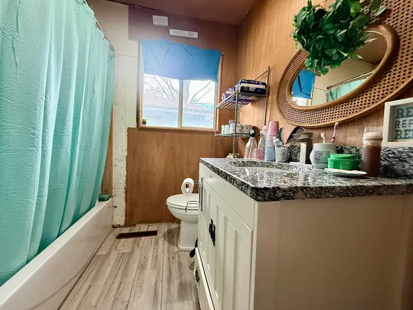 $129,900 | 604 East Center Street, Monticello, IL 61856