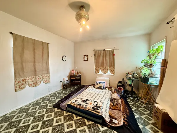 $129,900 | 604 East Center Street, Monticello, IL 61856