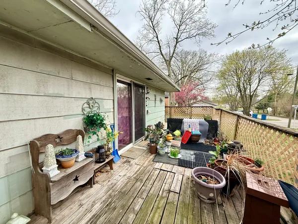 $129,900 | 604 East Center Street, Monticello, IL 61856