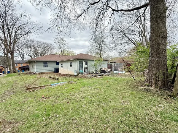 $129,900 | 604 East Center Street, Monticello, IL 61856