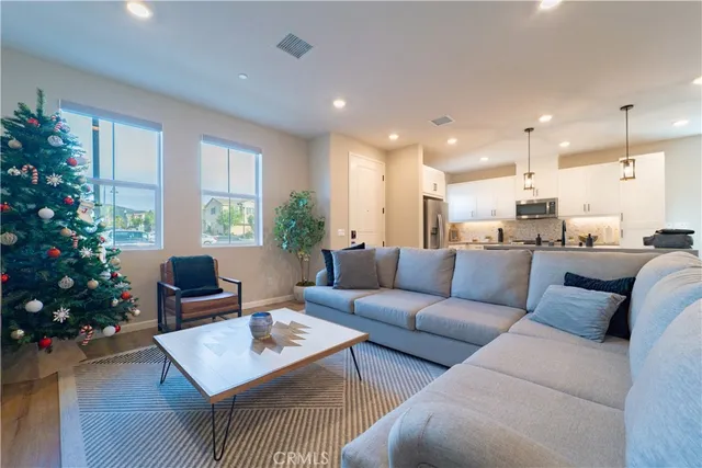 $660,000 | 5664 Kate Way, Fontana, CA 92336