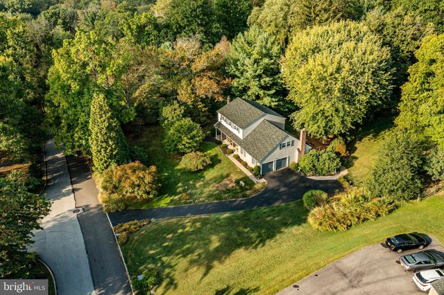 a picture of a wall with a white wall and a painting