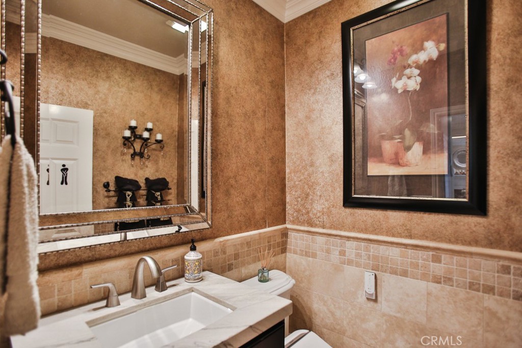 2483 Highwood Road Orange, CA 92867 - Photo 20 of 49