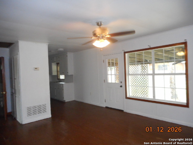 1012 Anna Drive Pleasanton, TX 78064 - Photo 6 of 15