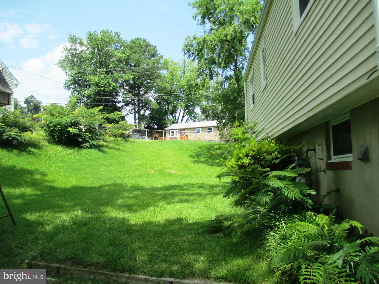 15000 Alaska Road Woodbridge, VA 22191 - Photo 13 of 15 Exterior (Rear)