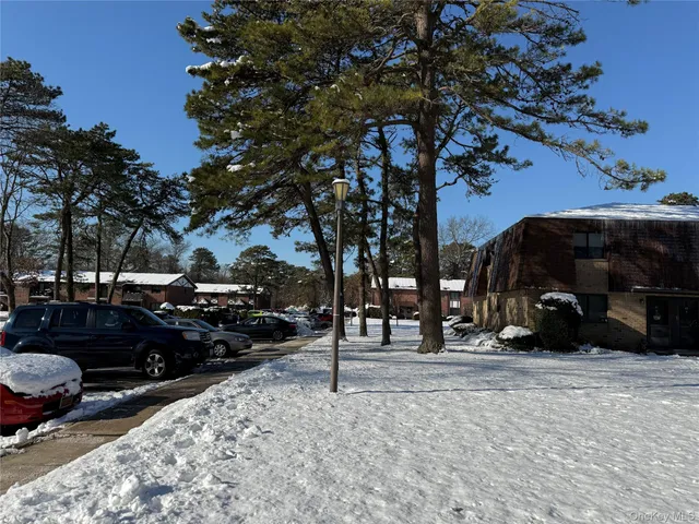 $2,300 | 55 Pinebrook Place, Bay Shore, NY 11706