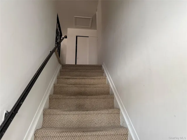 $2,300 | 55 Pinebrook Place, Bay Shore, NY 11706