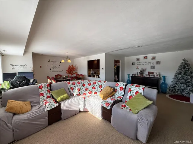 $2,300 | 55 Pinebrook Place, Bay Shore, NY 11706