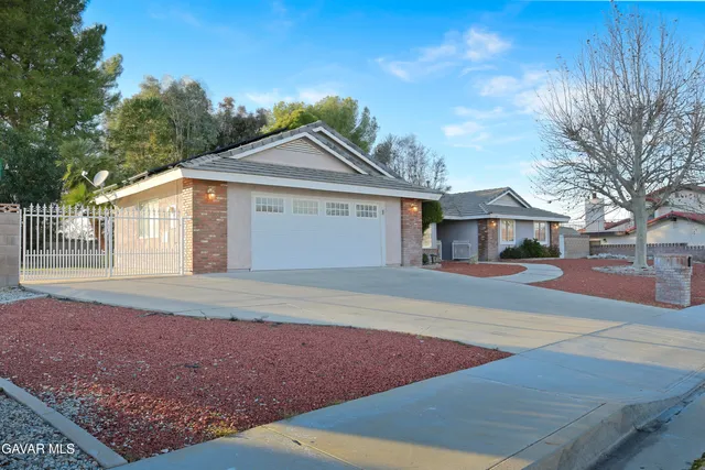 $559,000 | 43119 Roulette Lane, Lancaster, CA 93536