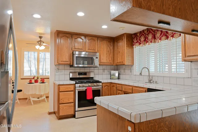 $559,000 | 43119 Roulette Lane, Lancaster, CA 93536