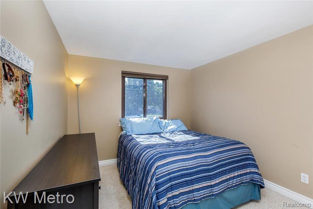 771 Kentucky Drive Rochester, MI 48307 - Photo 13 of 22 771 Kentucky Dr Rochester-large-014-14-Bedroom-1500x1000-72dpi.jpg