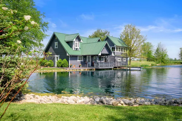 $535,000 | 2141 County Rd N 100 East, Hartford City, IN 47348