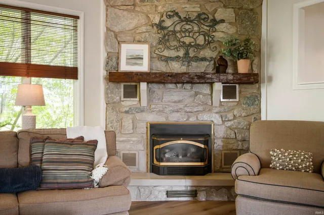 $535,000 | 2141 County Rd N 100 East, Hartford City, IN 47348