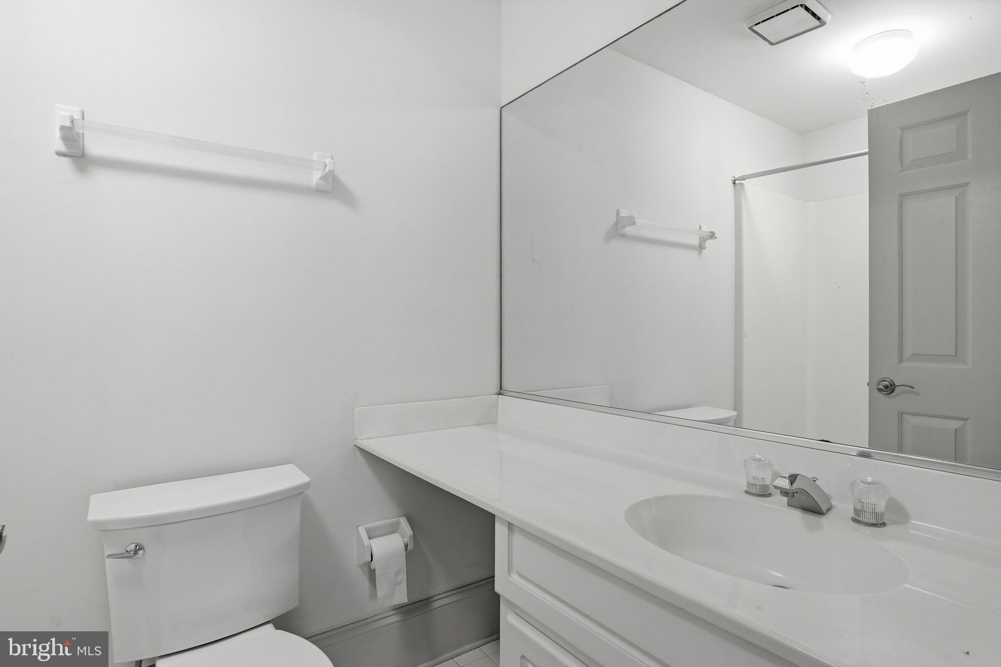 2562 Carrollton Road Annapolis, MD 21403 - Photo 31 of 54 En suite bathroom in second secondary bedroom