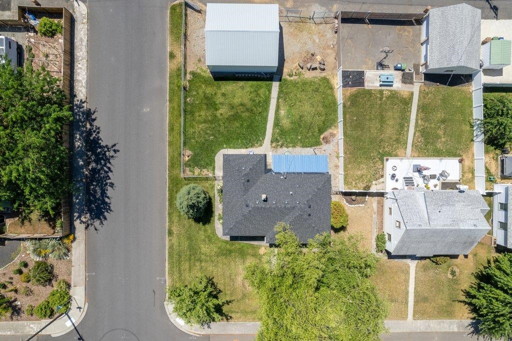 2803 West Sanson Avenue Spokane, WA 99205 - Photo 27 of 33