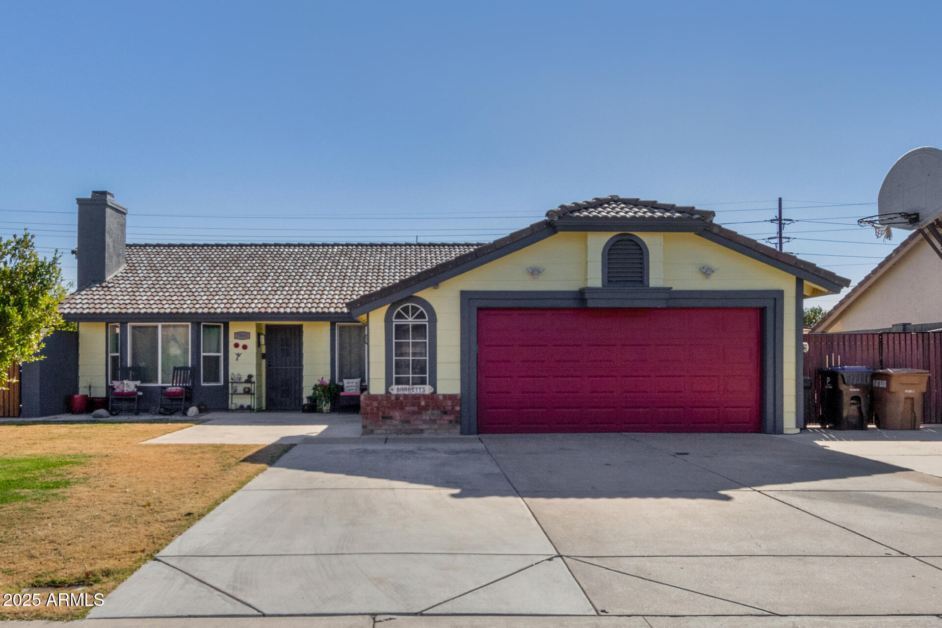 7945 West Wethersfield Road Peoria, AZ 85381 - Photo 2 of 28 02 - Wethersfield