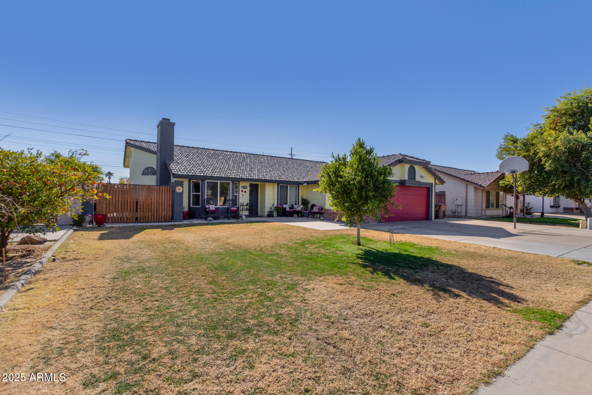 7945 West Wethersfield Road Peoria, AZ 85381 - Photo 3 of 28 03 - Wethersfield